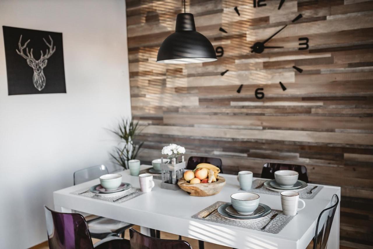 Drive Caffe Apartments Trzin Buitenkant foto