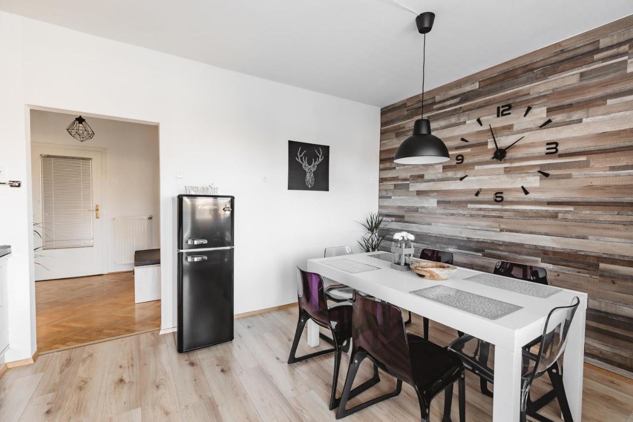 Drive Caffe Apartments Trzin Buitenkant foto