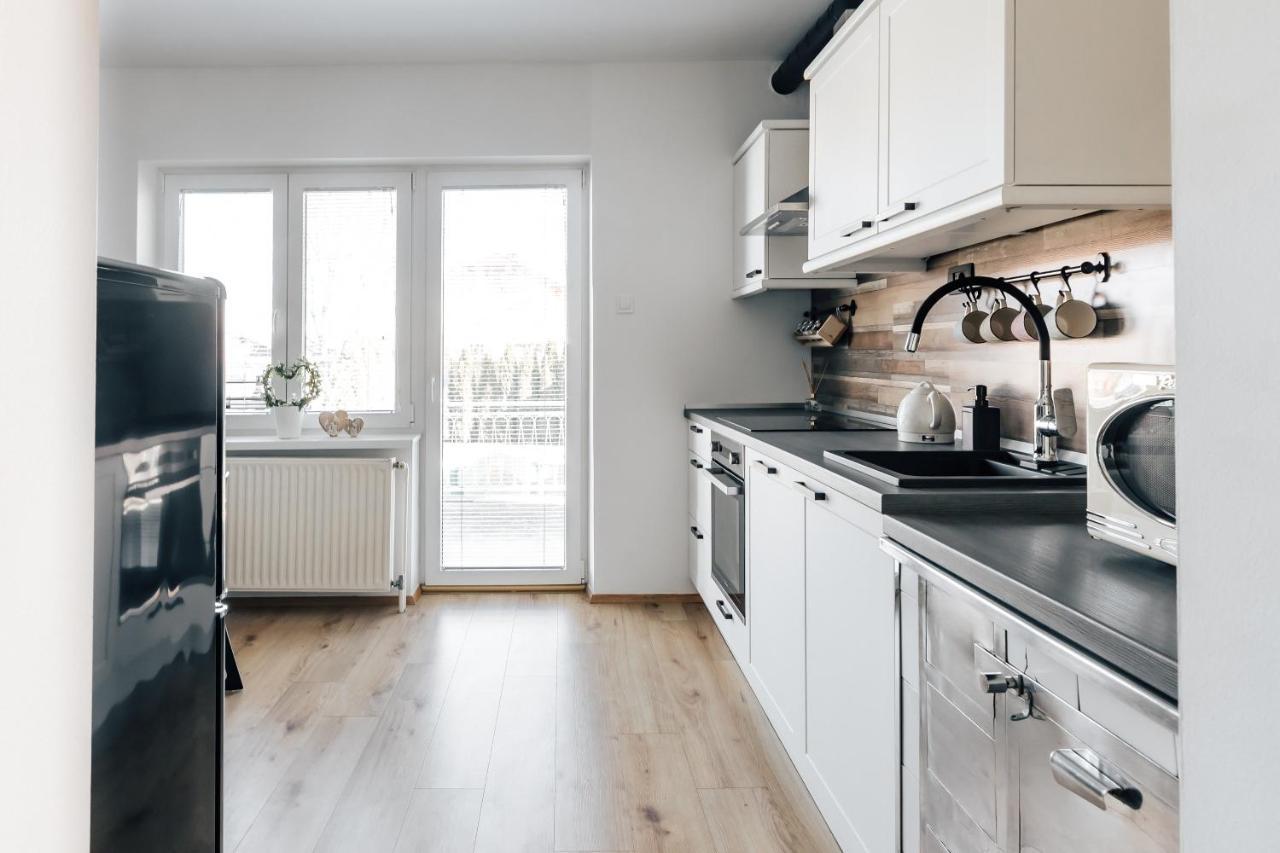 Drive Caffe Apartments Trzin Buitenkant foto
