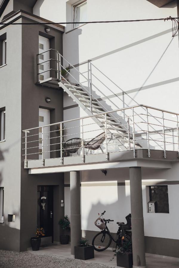 Drive Caffe Apartments Trzin Buitenkant foto